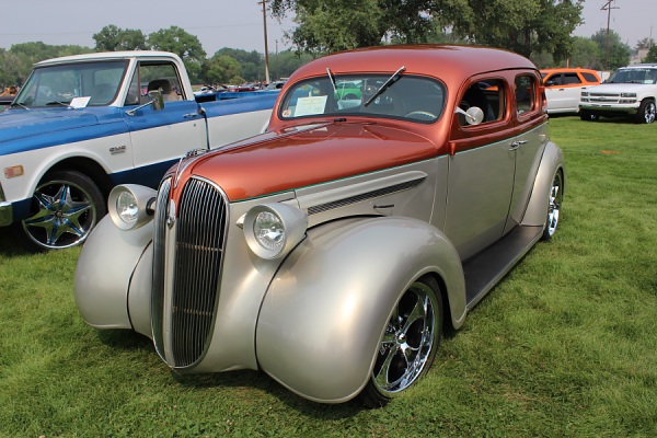 DeDe's Car Show